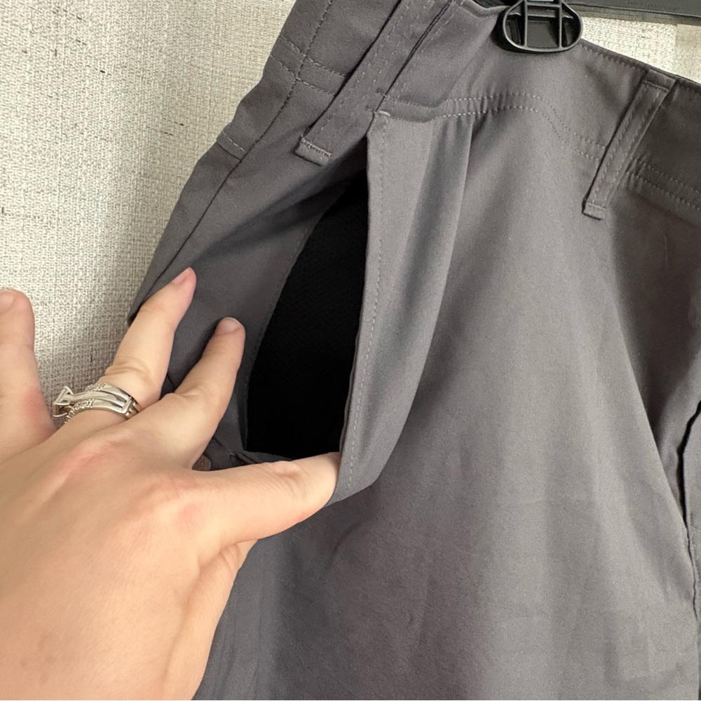 Foundry Active Division Men’s Comfort Stretch Quick Dry Dark Gray Shorts Size 50 - Picture 3 of 8